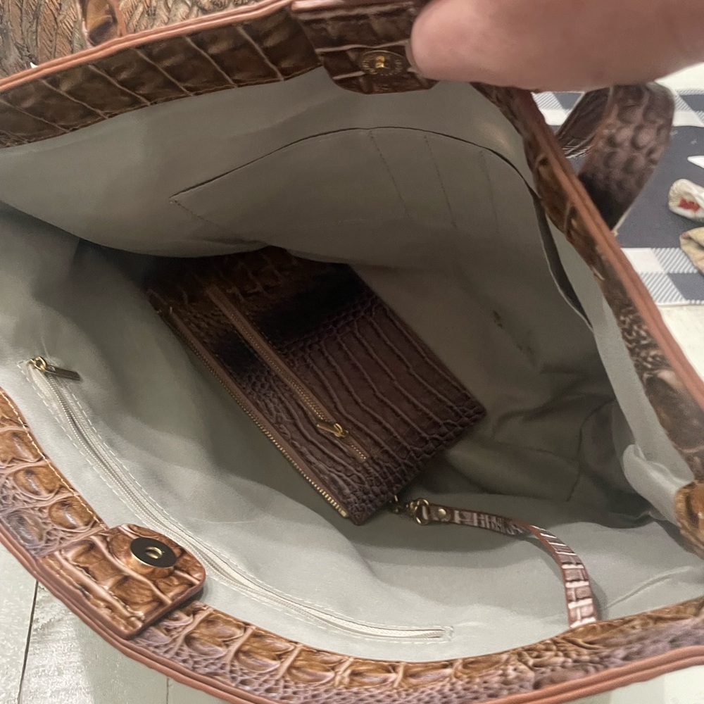 Boutique vegan leather purse - Picture 5 of 7